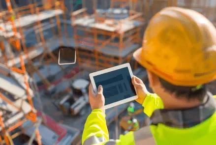 Retail & E-Commerce 4